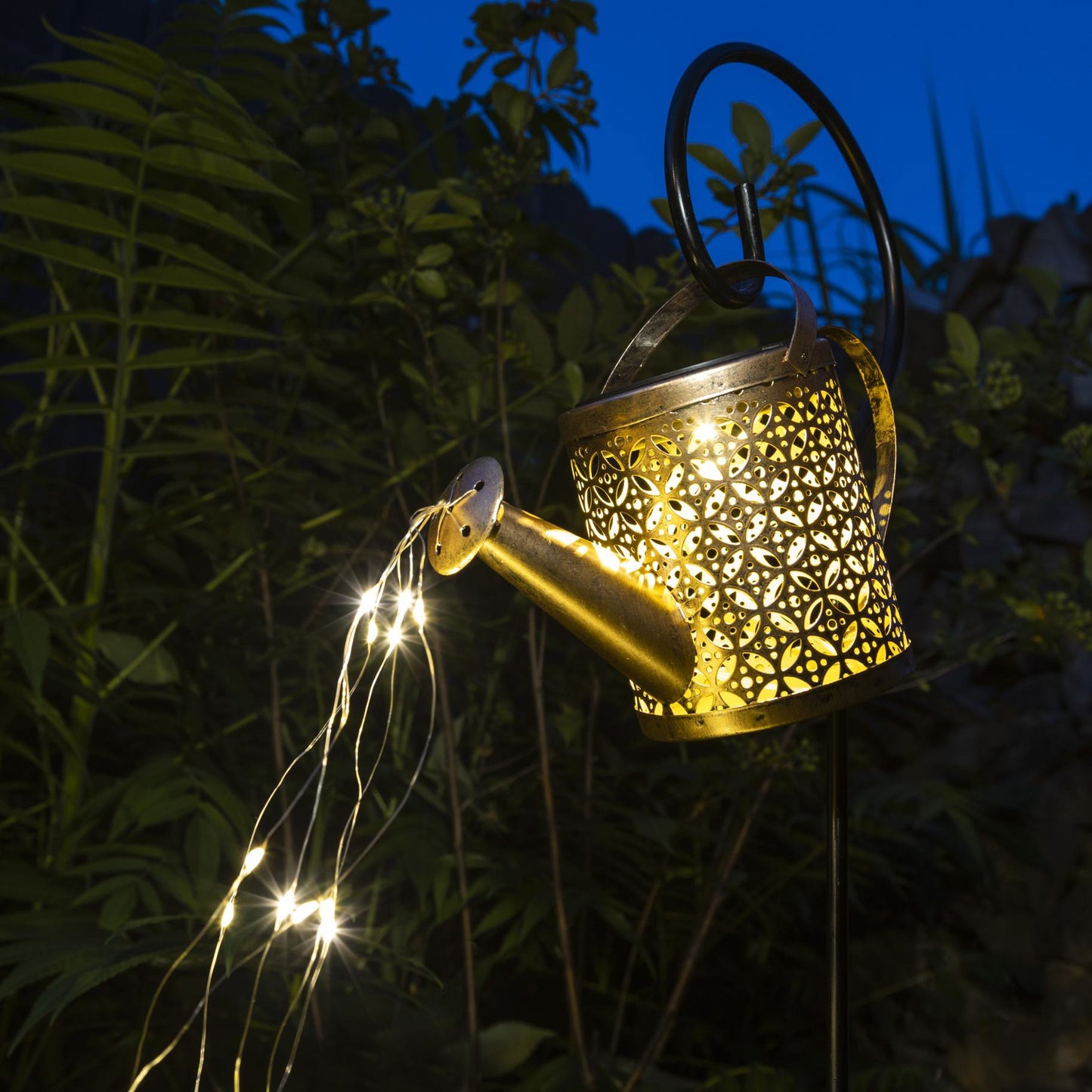 LED-Solar Gießkanne mit Lichterkette simuliert ausfließendes Wasser